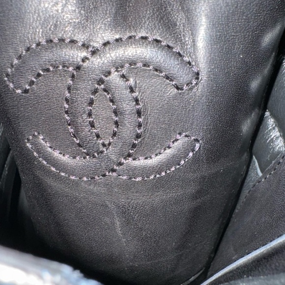 CHANEL Combat Calfskin Grosgrain Quilted Lace Up Boots Size 37 - Picture 16 of 17